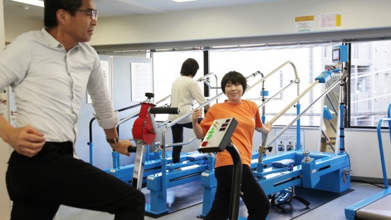 認知動作型トレーニングマシンを用いたボディインナーマッスルのトレーニング体験 用賀駅 Eparkスクール
